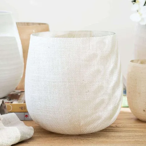 VASIJA DE VIDRIO Y RAFIA - OFF WHITE - 23 X 26 CMS en Off-white - Jarrones, Uruguay | La Iberica