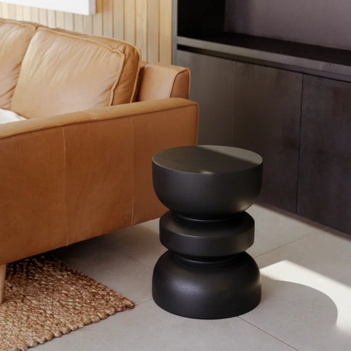 Mesa Auxiliar de Madera de Suar Alba | Casakos en Negro - Mesas de arrimo, Uruguay | Casakos, vista 2