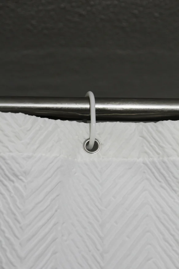 cortina de baño espiga en Blanco - Textiles, Uruguay | Proyecto Forma, vista 2