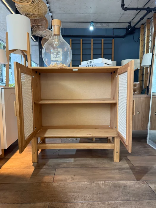 Aparador Bargueño Buffet 2 Puertas Madera de Pino – Linea Yakarta en Madera natural - Aparadores y recibidores, Uruguay | Berna home, vista 3