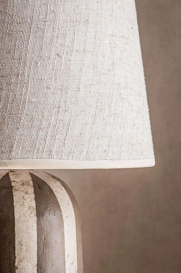 LAMPARA CEMENTO -CERAMICA RAYAS en Multicolor - Lámparas de mesa, Uruguay | La Iberica, vista 2