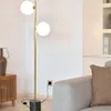 Lámpara de pie Lonela de mármol con acabado verde en Verde - Lámparas de pie, Uruguay | Kavehome, vista 2 de 7