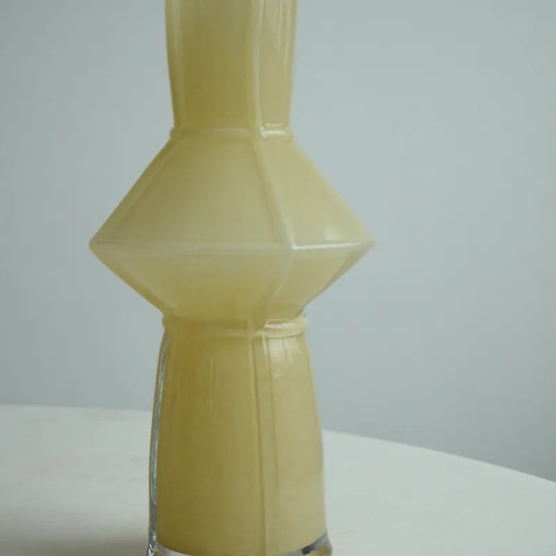 Jarrón Geo 01 en Beige - Jarrones, Uruguay | Dos Orillas Casa