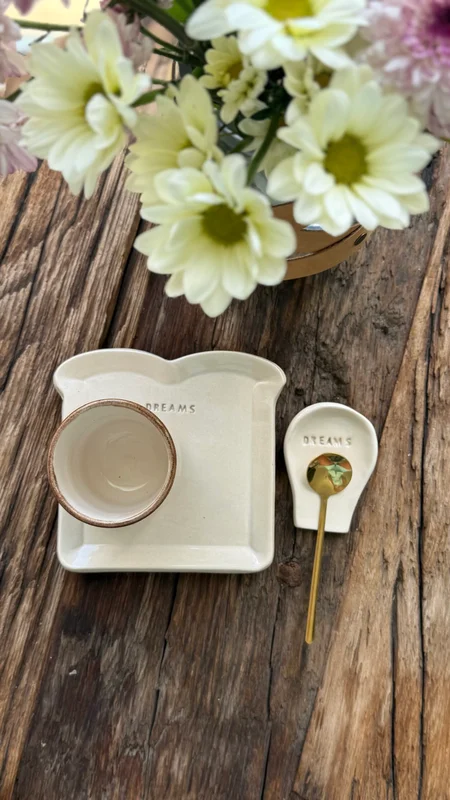 Kit desayuno con vaso de cerámica, apoya cucharas, plato y cucharita en Beige - Decoración, Uruguay | Dreams On Time, vista 40