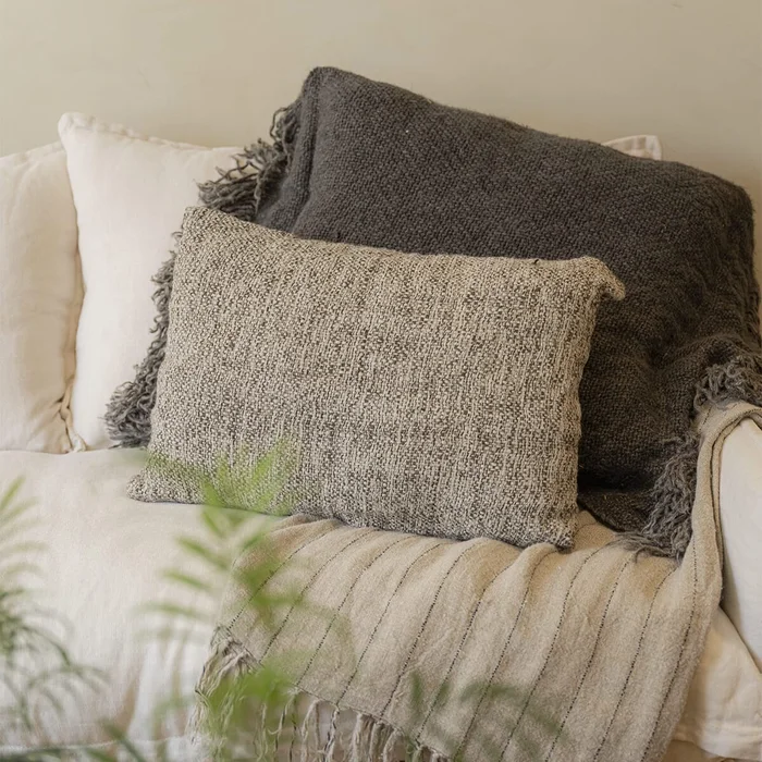 Almohadón Kala en Gris - Textiles, Uruguay | De Arcos, vista 2