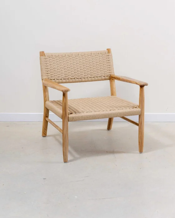 Butaca en teca y fibra de Loom en Madera natural - Butacas, banquetas y puffs, Uruguay | Entrecasa
