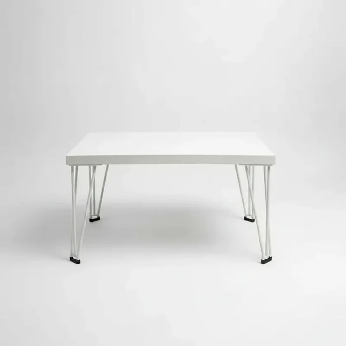 Mesa Ratona blanca con patas de metal - PRODUCTO CON DETALLES en Blanco - Mesas de living, Uruguay | Champagne Home