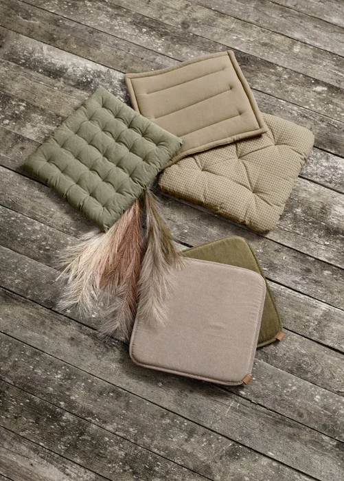 Almohadón de asiento LOMME 38x38x2 gris en Gris - Textiles, Uruguay | JYSK, vista 3