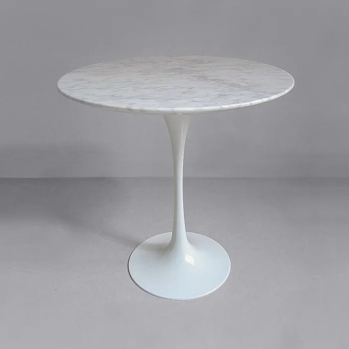 Tulip Side Table | Eero Saarinen en Madera natural - Mesas de arrimo, Uruguay | Mad for Modern