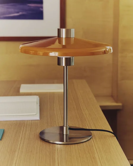 Lámpara de mesa Nuvira de acero cepillado - gris claro y pantalla naranja en Naranja - Lámparas de mesa, Uruguay | Kavehome, vista 3