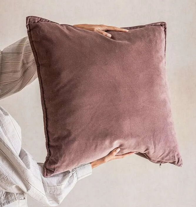 ALMOHADON TERCIOPELO UVA - 55 X 55 CMS en Violeta - Textiles, Uruguay | La Iberica