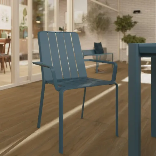Silla Idaho con apoyabrazos Azul Agata en Azul - Muebles para el exterior, Uruguay | Naterial Uruguay