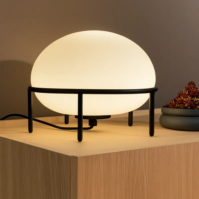 Lampara de mesa PUMP en Blanco - Lámparas de mesa, Uruguay | Simple Deco