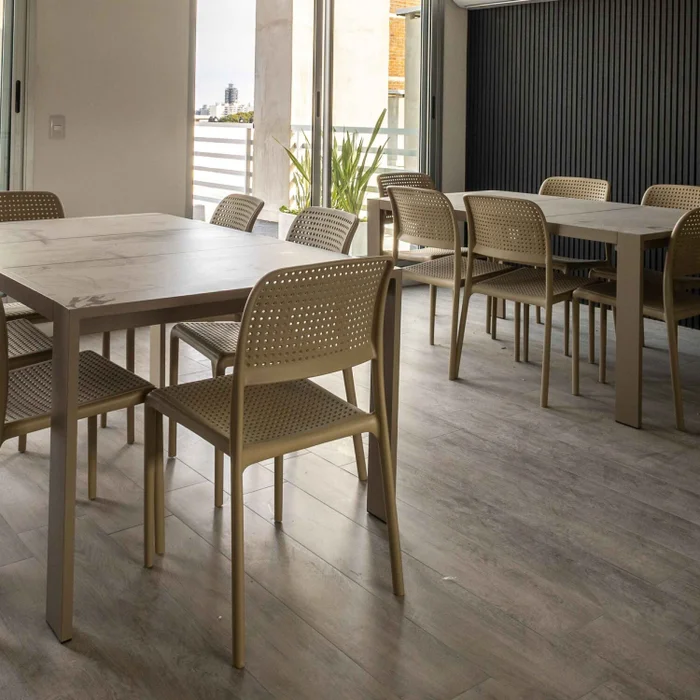 Silla Elba en Beige - Sillas, Uruguay | Walnut, vista 2