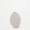 Jarrón Lahara de papel maché gris 32 cm en Blanco - Jarrones, Uruguay | Kavehome, vista 1 de 7