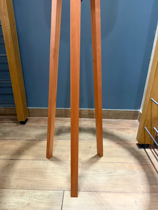 Lámpara De Pie Tripe Economy - Madera Natural en Madera natural - Lámparas de pie, Uruguay | Berna Home, vista 6