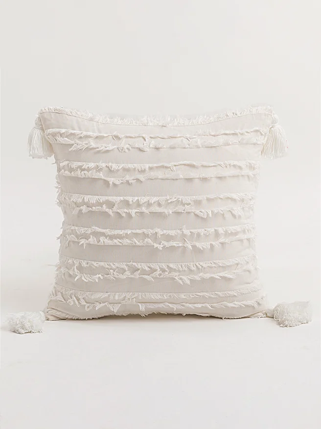 Almohadón Boho Flecos en Blanco - Textiles, Uruguay | Cabana, vista 2