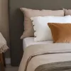 Respaldo con funda diseño pestaña en Gris - Dormitorio, Uruguay | Pieza Clave, vista 9 de 28