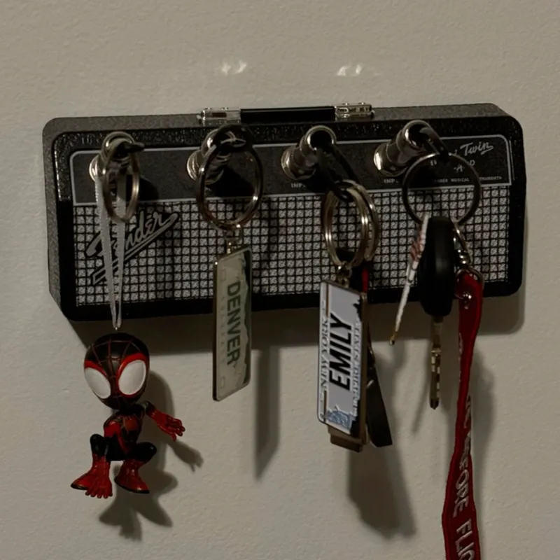 Keyplug en Negro - Decoración, Uruguay | CB Studio