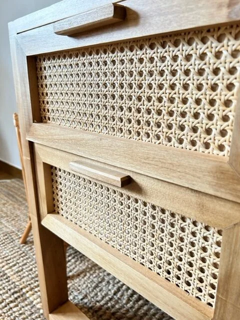 Mesa de luz doble cajón con esterilla natural en Madera natural - Mesas de luz, Uruguay | Decoramuss, vista 3