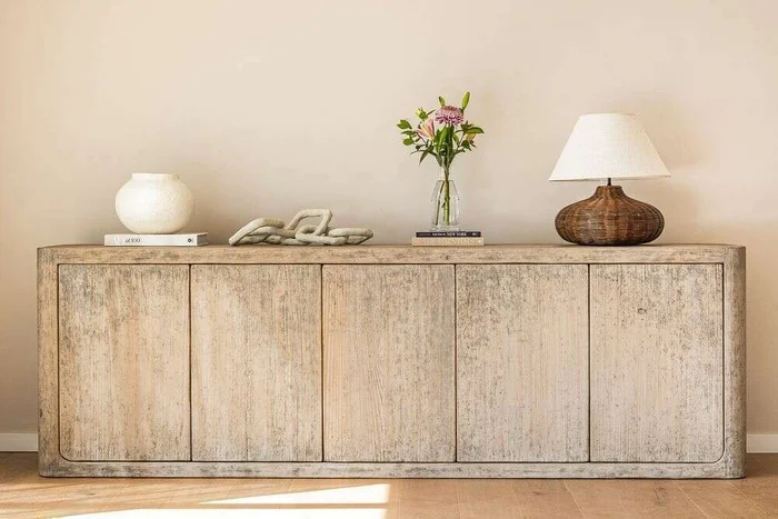APARADOR BALZAC - PINO MACIZO RECICLADO GRIS - 2.53 MTS en Madera natural - Bibliotecas, Uruguay | La Iberica