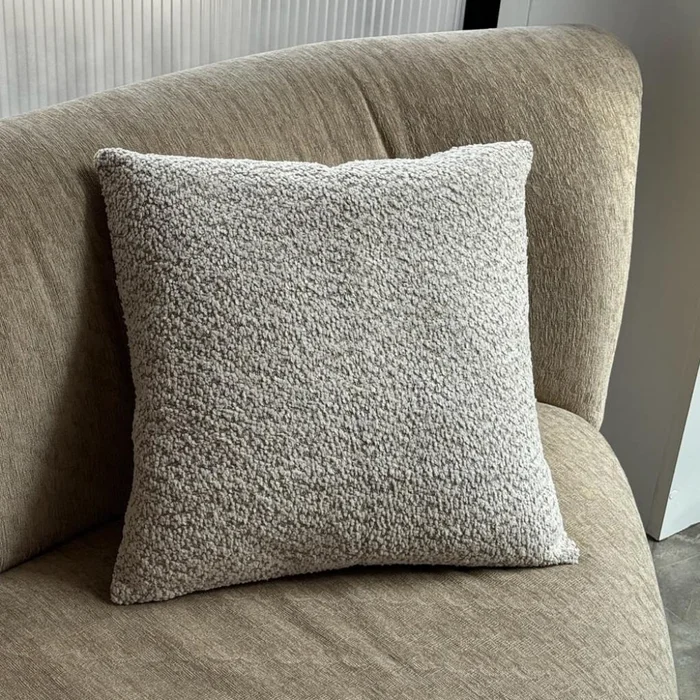 Funda de almohadón Sherpa 45x45cm - marrón en Gris - Textiles, Uruguay | Buho Store