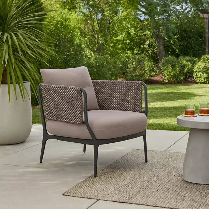 POLTRONA DE EXTERIOR SUNSCREEN Gris en Beige - Butacas, banquetas y puffs, Uruguay | Viasono
