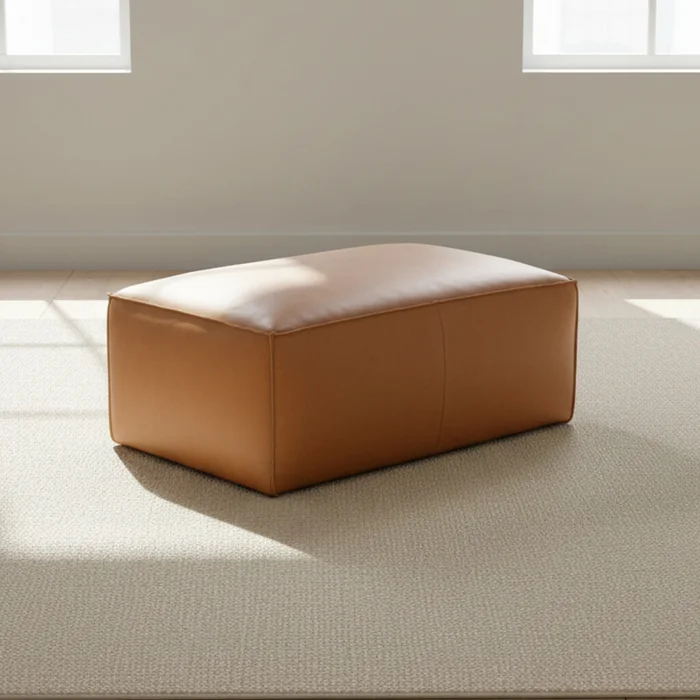 Puff Cuero Marron Tufa Camel en Beige - Sillones y sofás, Uruguay | Divino