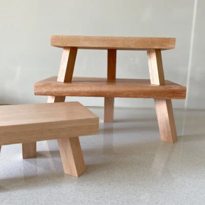 Banquito 3 patas – 25cm en Madera natural - Decoración, Uruguay | Dreams On Time, vista 3
