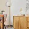 Luminaria de mesa Mahala de acero y cristal glaseado en Amarillo - Lámparas de mesa, Uruguay | Kavehome, vista 3 de 5
