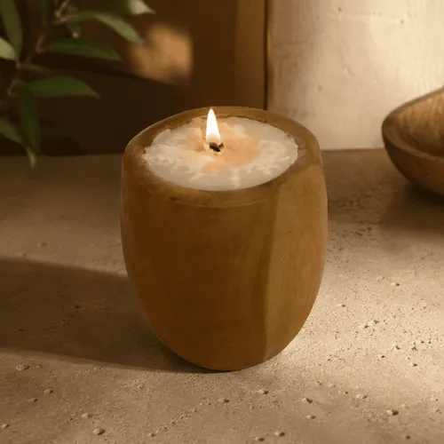 Vela en Madera P en Marrón - Decoración, Uruguay | Camino a Casa