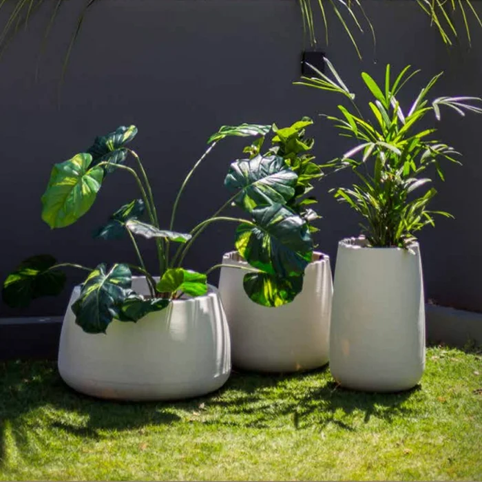 Maceta Bossa Mediana en negro plomo y cemento - Macetas, Uruguay | Alta Gracia Deco, vista 6
