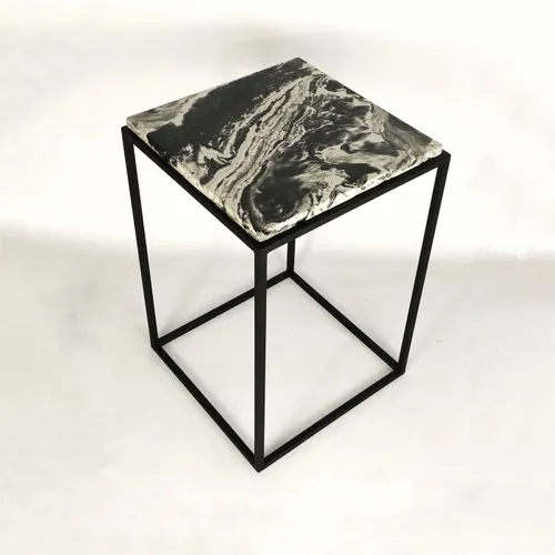 Mesa lateral KAUS en Multicolor - Mesas de arrimo, Uruguay | Mezcla