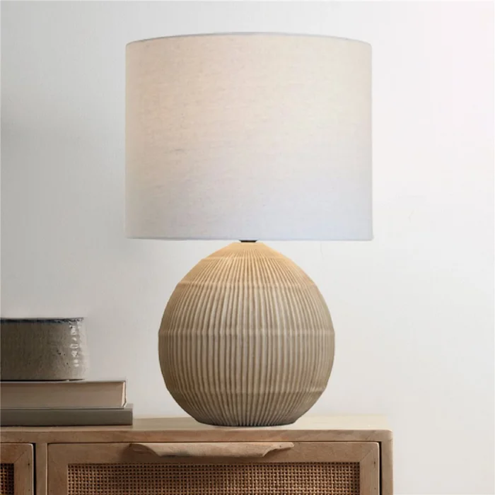 LAMPARA DE MESA CERAMICA D34x51CM LINEAS CAMEL en Beige - Lámparas de mesa, Uruguay | Koz, vista 2