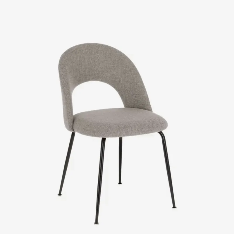 Silla Mahalia gris claro y patas de acero acabado pintado negro en Gris - Sillas, Uruguay | Kavehome