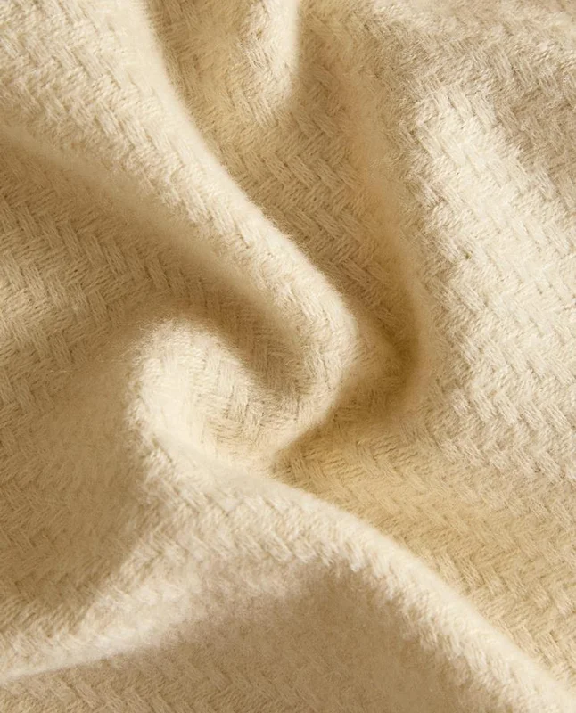 MANTA ESTRUCTURA LISA en Beige - Textiles, Uruguay | Zara Home, vista 4