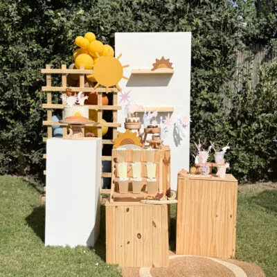 Exhibidor tres niveles en Madera natural - Decoración, Uruguay | Dreams On Time, vista 3
