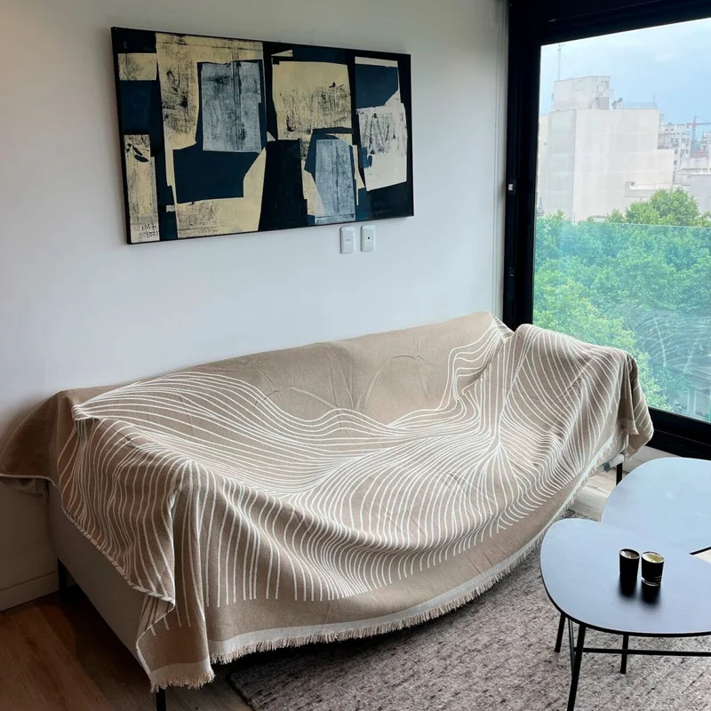 Manta para sillón y cama con diseños marrón - 180 x 280 cm en Beige - Textiles, Uruguay | Buho Store, vista 6