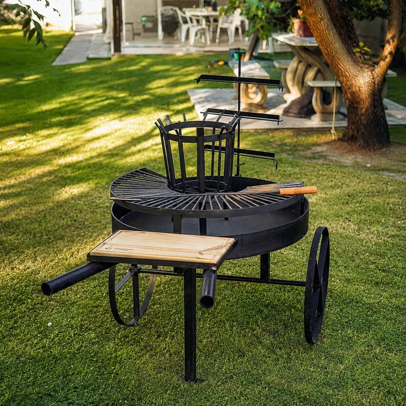 Fogón Criollo 90 con Parrilla y Ruedas en Negro - Muebles para el exterior, Uruguay | Quemadores de Jardín, vista 3
