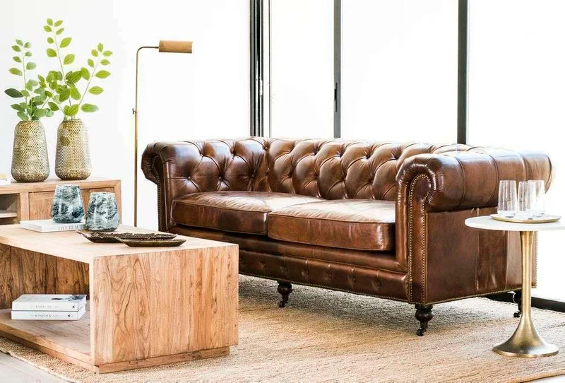 SILLON CHESTERFIELD CUERO ITALIANO - 3 CUERPOS en Marrón - Sillones y sofás, Uruguay | La Iberica, vista 15