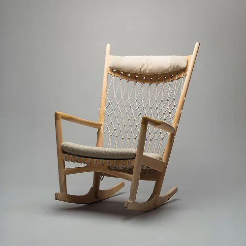Rocking Chair | Hans Wegner en Madera natural - Butacas, banquetas y puffs, Uruguay | Mad for Modern