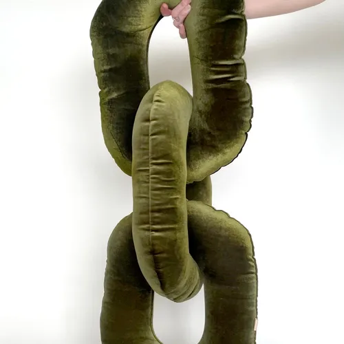 Almohadon LIEN - tres eslabones en Verde oliva - Textiles, Uruguay | Octo