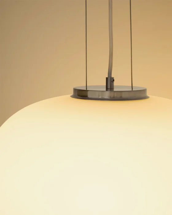 Lámpara de techo Ardali de cristal ahumado y acero con acabado cepillado - Ø25 cm en Blanco - Lámparas colgantes, Uruguay | Kavehome, vista 3