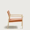 Butaca Jan de fibras de cuero reciclado - marrón claro y madera maciza de fresno con acabado tono natural FSC 100% en Marrón - Butacas, banquetas y puffs, Uruguay | Kavehome, vista 8 de 10