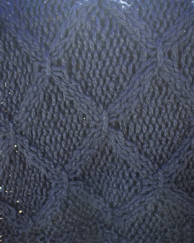 THROW TEJIDO A MANO ACRILICO DIAMOND KNIT AZUL MARINO en Azul - Textiles, Uruguay | Sentido Jose Ignacio