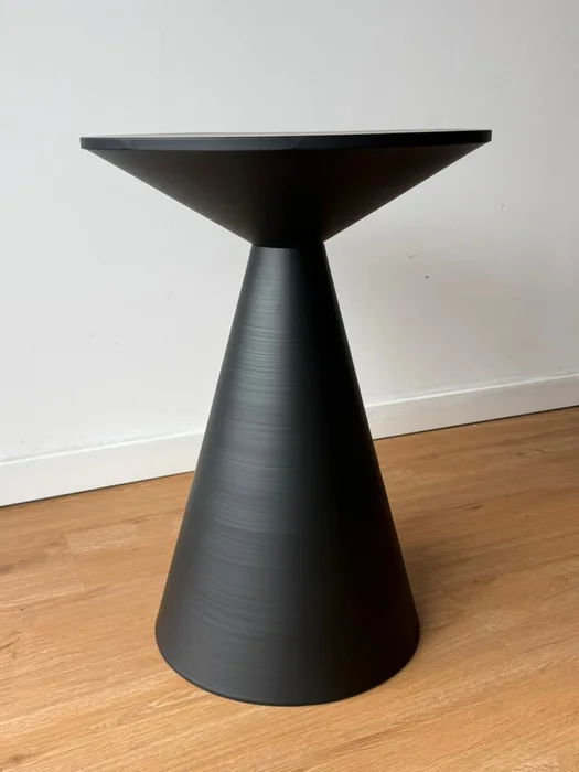 mesa yoyo en Negro, Uruguay | Proyecto Forma, vista 2