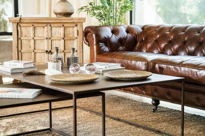 SILLON CHESTERFIELD CUERO ITALIANO - 3 CUERPOS en Marrón - Sillones y sofás, Uruguay | La Iberica, vista 24