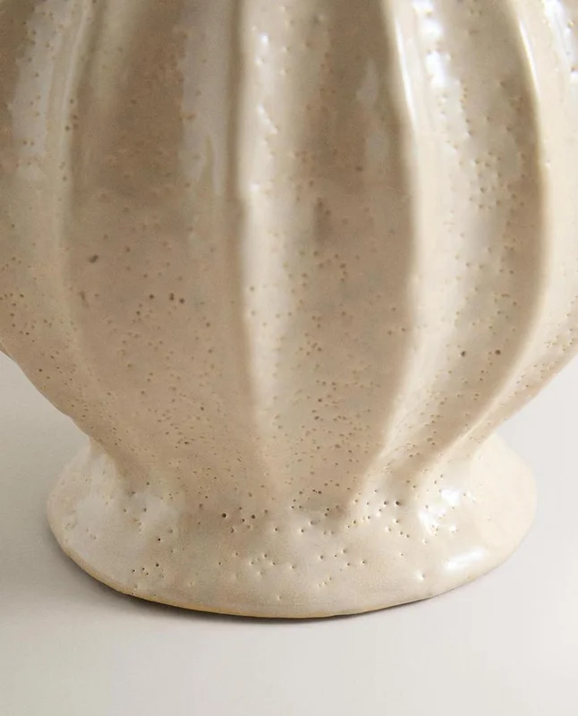 JARRA DECORATIVA CERÁMICA RÚSTICA en Beige - Jarrones, Uruguay | Zara Home, vista 4