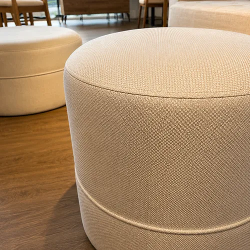 PUFF SOHO III T108 LINO ARENA CLARO en Beige - Sillones y sofás, Uruguay | Balton