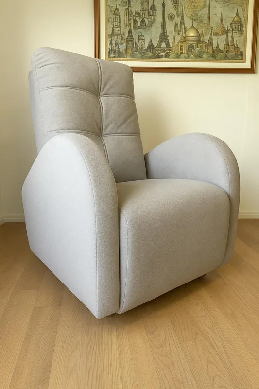 Butaca mecedora con puff — Serra Amoblamientos en Gris - Butacas, banquetas y puffs, Uruguay | Serra Amoblamientos, vista 3